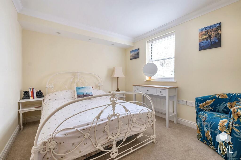 Additional image 15 of West Cliff Gardens, West Cliff, Bournemouth