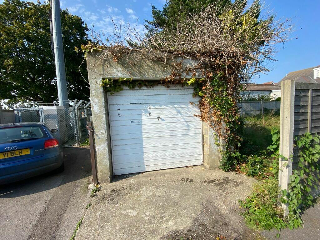 Additional image 3 of Bargates, Christchurch, Dorset, BH23 1QL