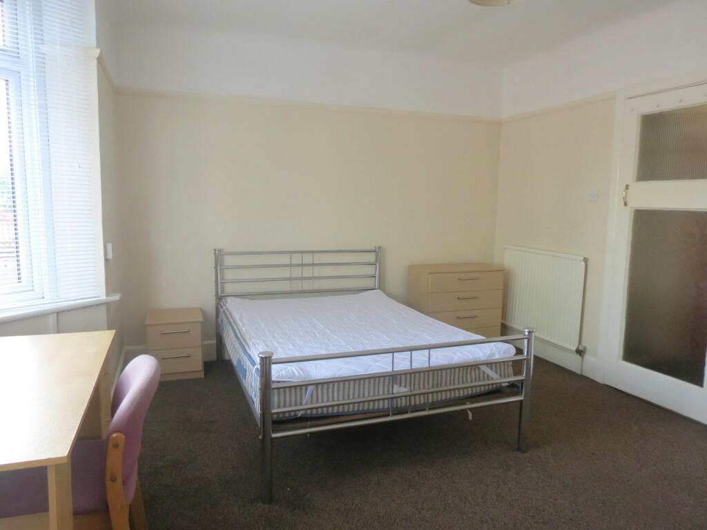 Additional image 9 of 4 bedroom Semi Detached House in Winton