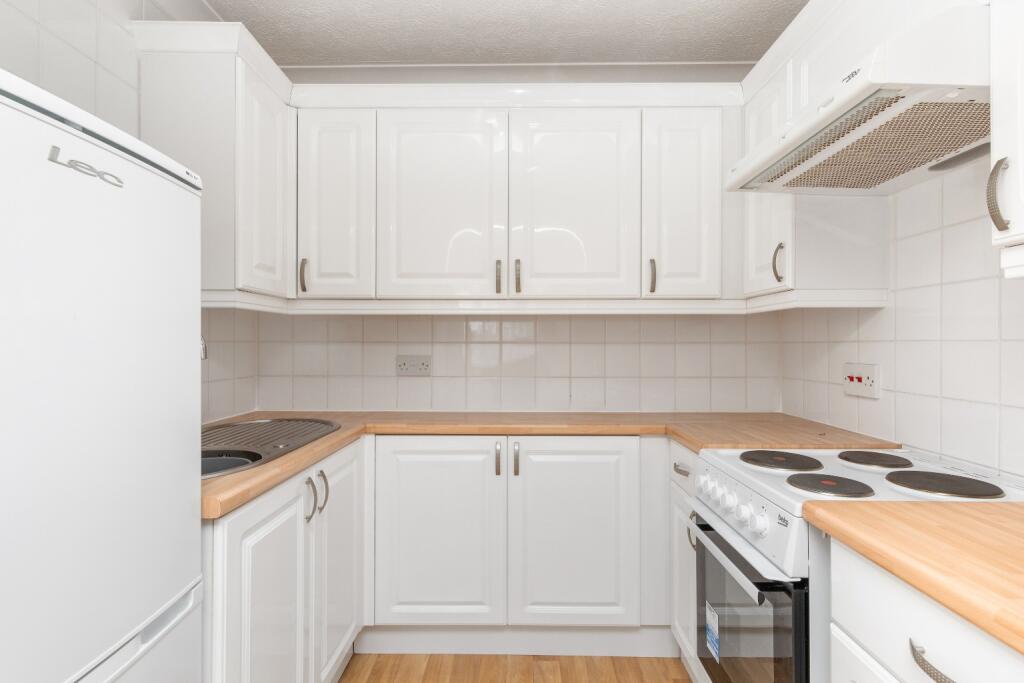 Additional image 11 of Oakland Court, Buckingham Road, Shoreham-By-Sea, West Sussex, BN43 5TZ