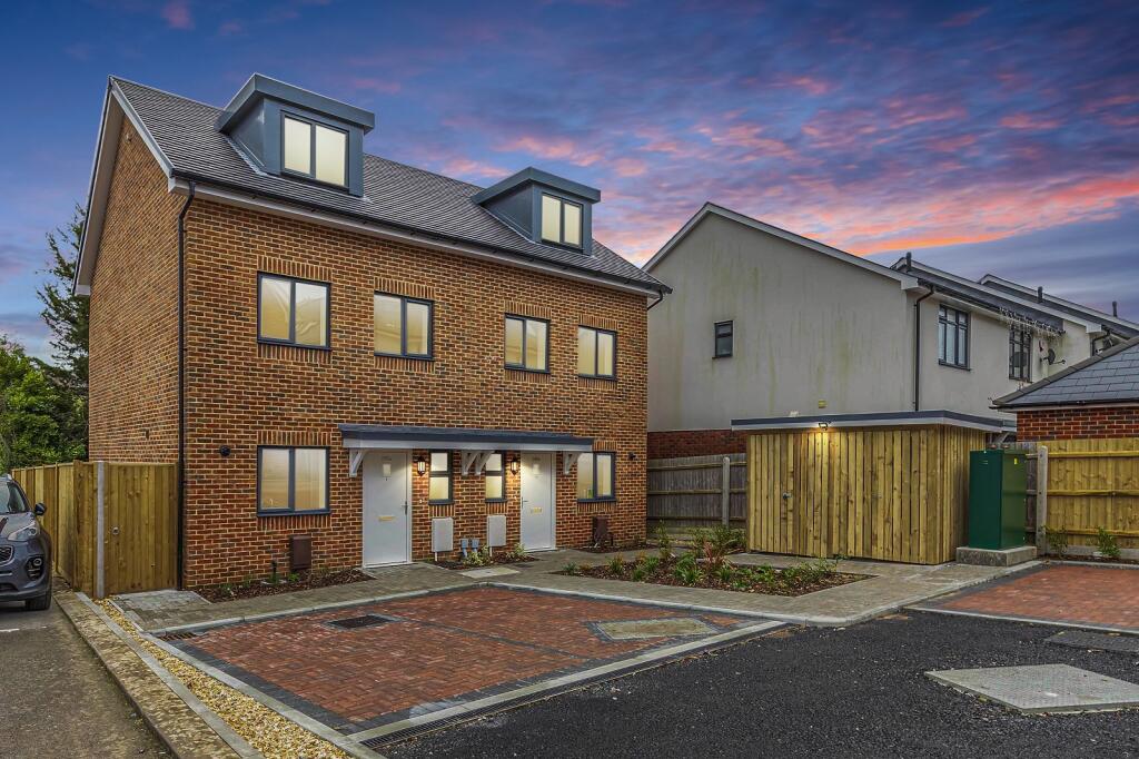 Additional image 15 of 280b Lymington Road, Highcliffe, Dorset. BH23 5ET