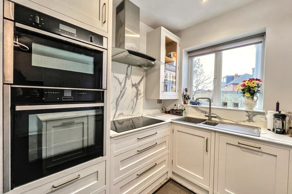 Additional image 4 of Tuckton