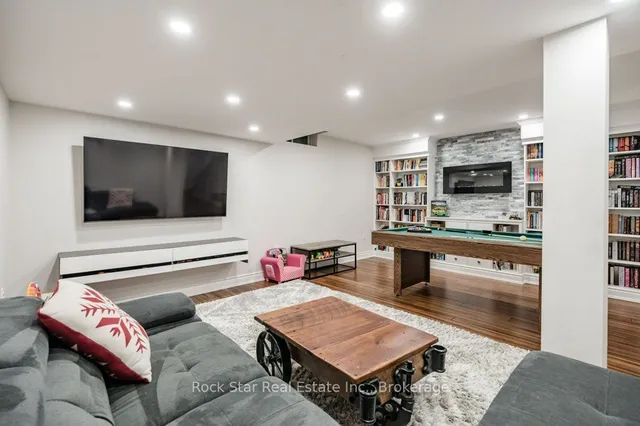 Additional image 25 of 70 Marina Point Cres