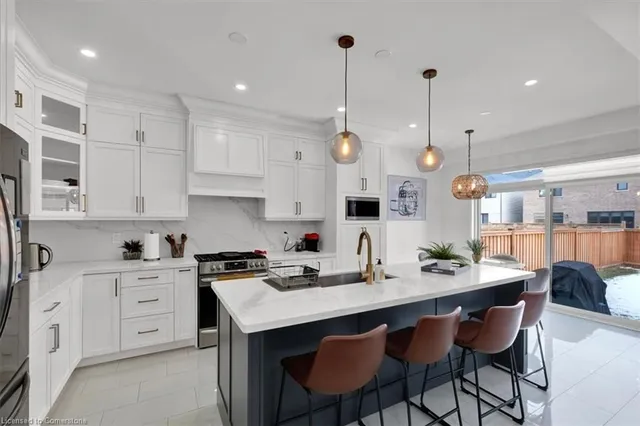 Additional image 6 of 51 July Ave