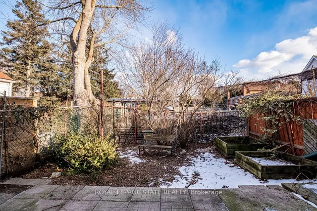 Additional image 37 of 136 Dundurn St