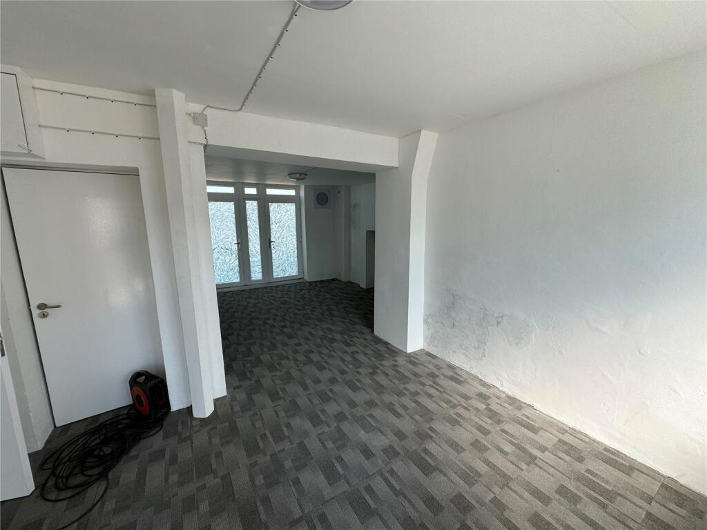 Additional image 4 of 47B & 47C Pier Road, Littlehampton, West Sussex, BN17