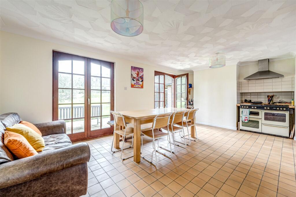 Additional image 3 of Toddington Lane, Littlehampton, West Sussex, BN17