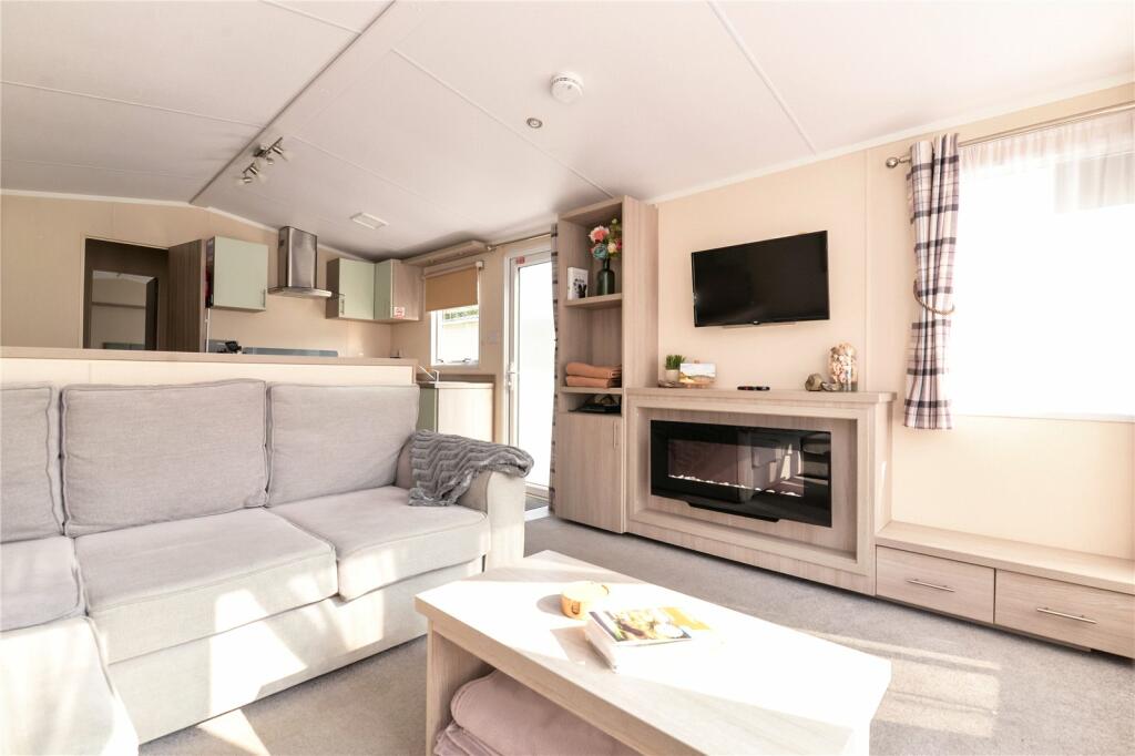 Additional image 4 of Rowan, Hoburne Bashley Holiday Park, New Milton, Hampshire, BH25