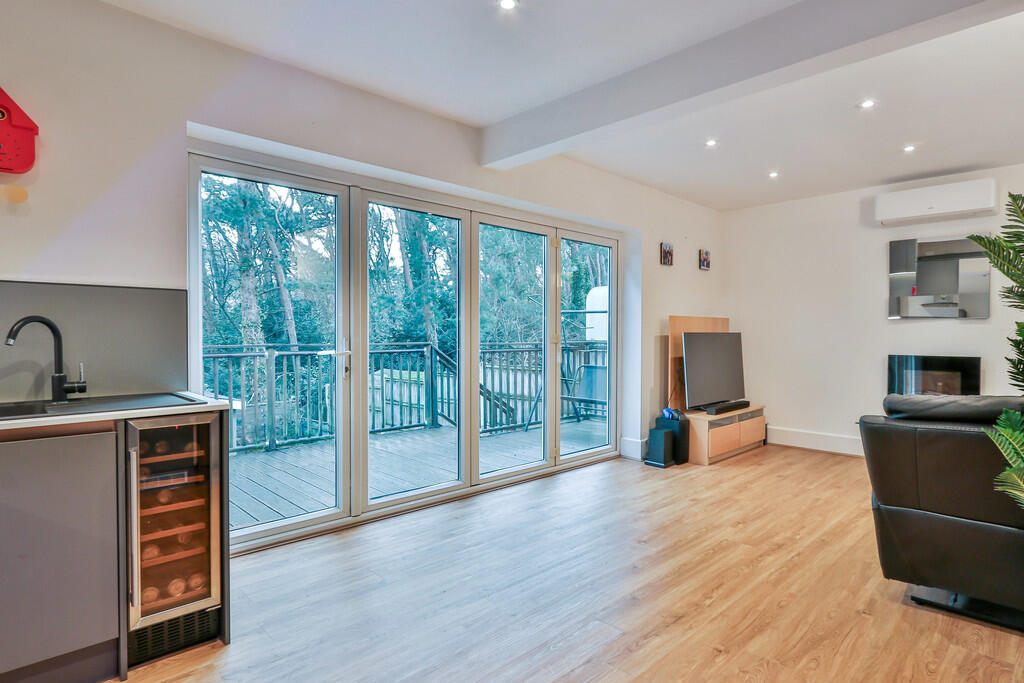 Additional image 5 of Pine Vale Crescent