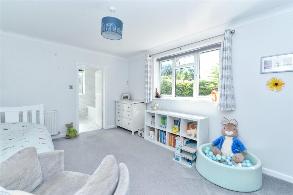 Additional image 7 of Chestnut Avenue, Barton on Sea, New Milton, Hampshire, BH25