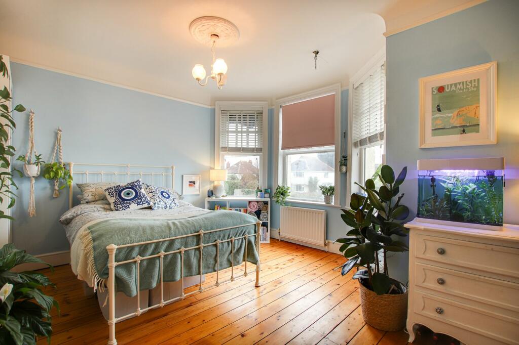 Additional image 19 of Barton Court Avenue, Barton on Sea, New Milton, BH25
