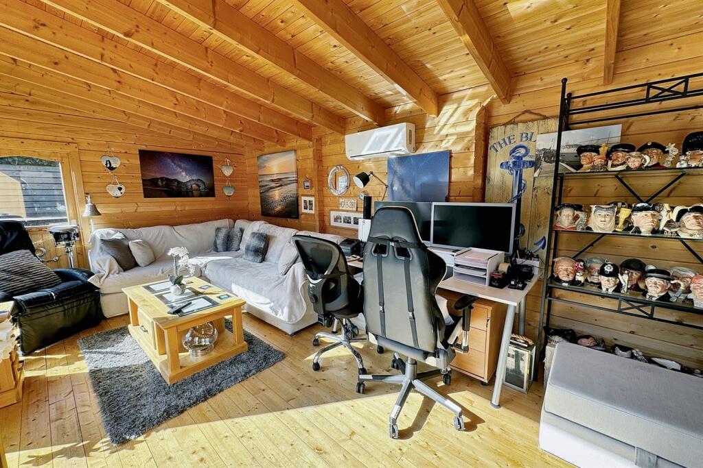 Additional image 34 of Golf Links Road