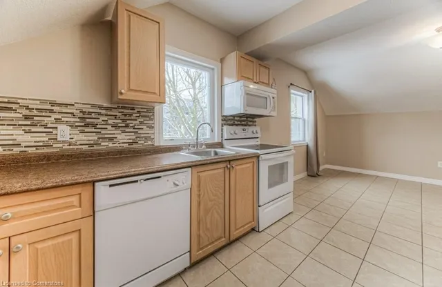 Additional image 32 of 67 Wellington St