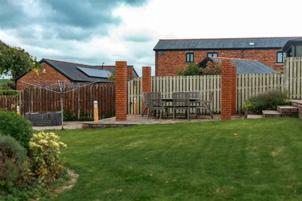 Additional image 100 of Saddlers Barn, Plodder Lane, Bolton