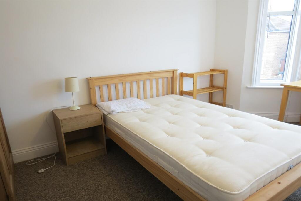 Additional image 8 of 6 bedroom Detached House in Charminster