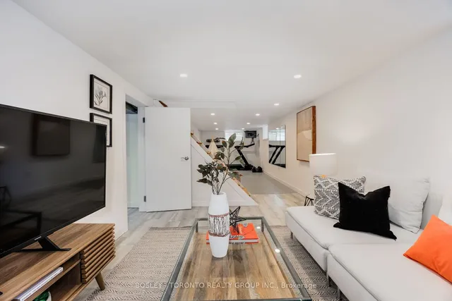 Additional image 36 of 328 Chisholm Ave