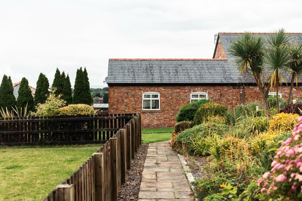 Additional image 83 of Saddlers Barn, Plodder Lane, Bolton