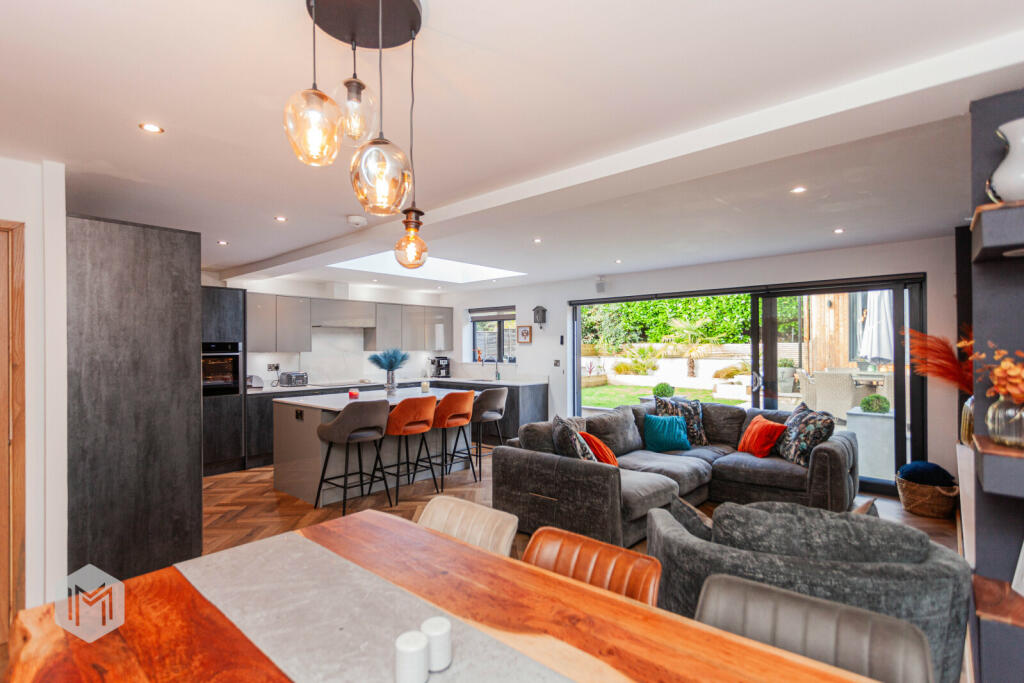 Warlingham Close, Bury, Greater Manchester, BL8 2QN