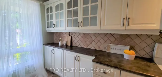 Additional image 9 of 12 Simmons Blvd