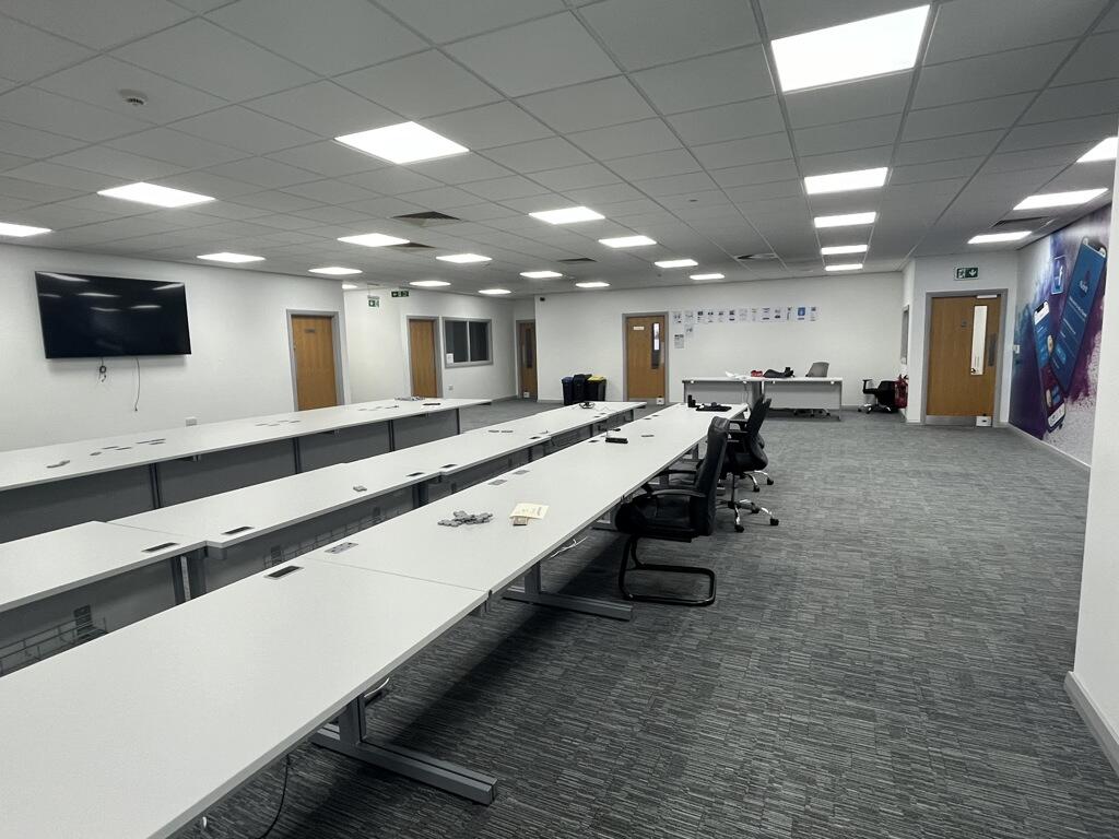 Additional image 8 of FIRST FLOOR LOSTOCK SUITE, PARAGON BUSINESS PARK, CHORLEY NEW ROAD, HORWICH, BOLTON, GREATER MANCHESTER, BL6 6HG
