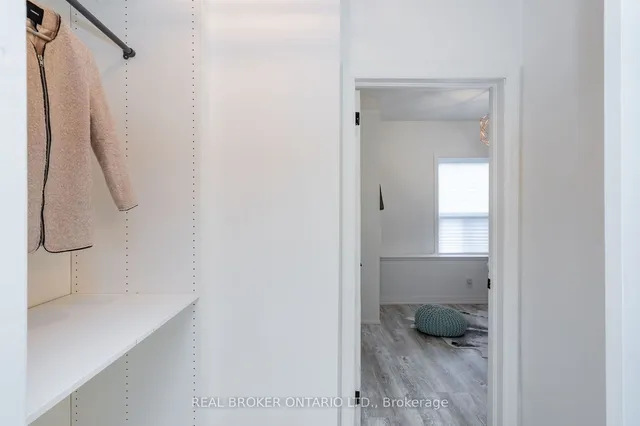 Additional image 11 of 905 & 907 Glencairn Ave