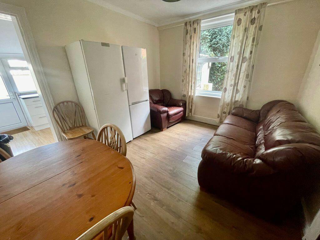 Additional image 3 of STUDENT FIVE DOUBLE BEDROOMS, CHARMINSTER (P05838)