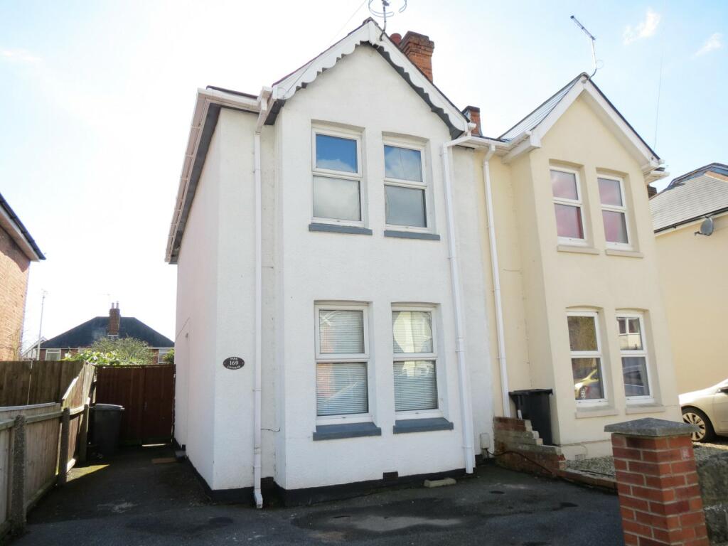 3 bedroom Semi Detached House in Charminster