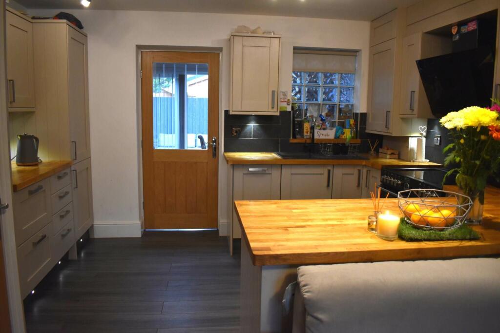 Additional image 6 of End Quasi-Semi - Ladymeadow Close, Bolton