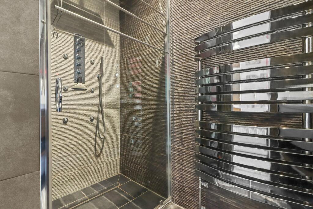 Additional image 18 of Hazelwood Avenue, Eastbourne, BN22