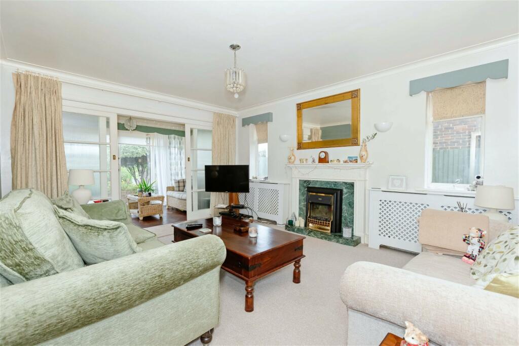 Additional image 8 of Marine Crescent, Goring-by-Sea, Worthing, West Sussex, BN12