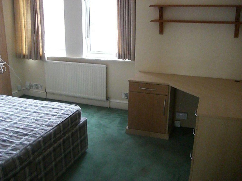 Additional image 3 of Coombe Terrace - P1081