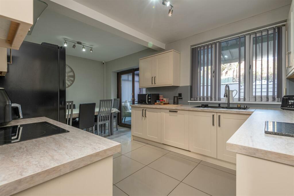 Additional image 8 of Saxton Avenue, Bradford