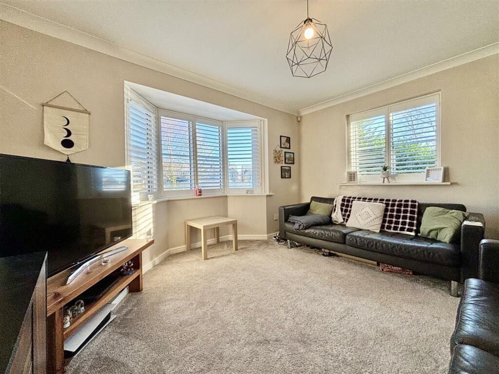 Additional image 6 of 10, Siskin Drive, Bradford, BD6 3YQ