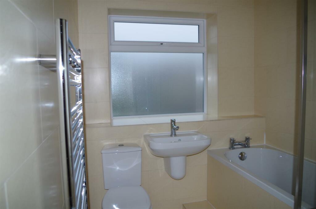 Additional image 4 of Shay Court, Heaton, BRADFORD