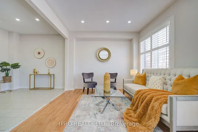 Additional image 15 of 566 Bessborough Dr