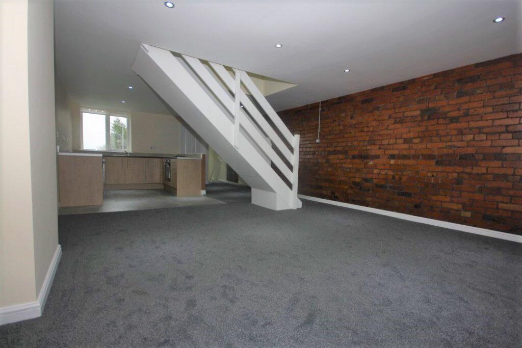 Flat above, 279 Rishton Lane, Bolton, BL3 2EH