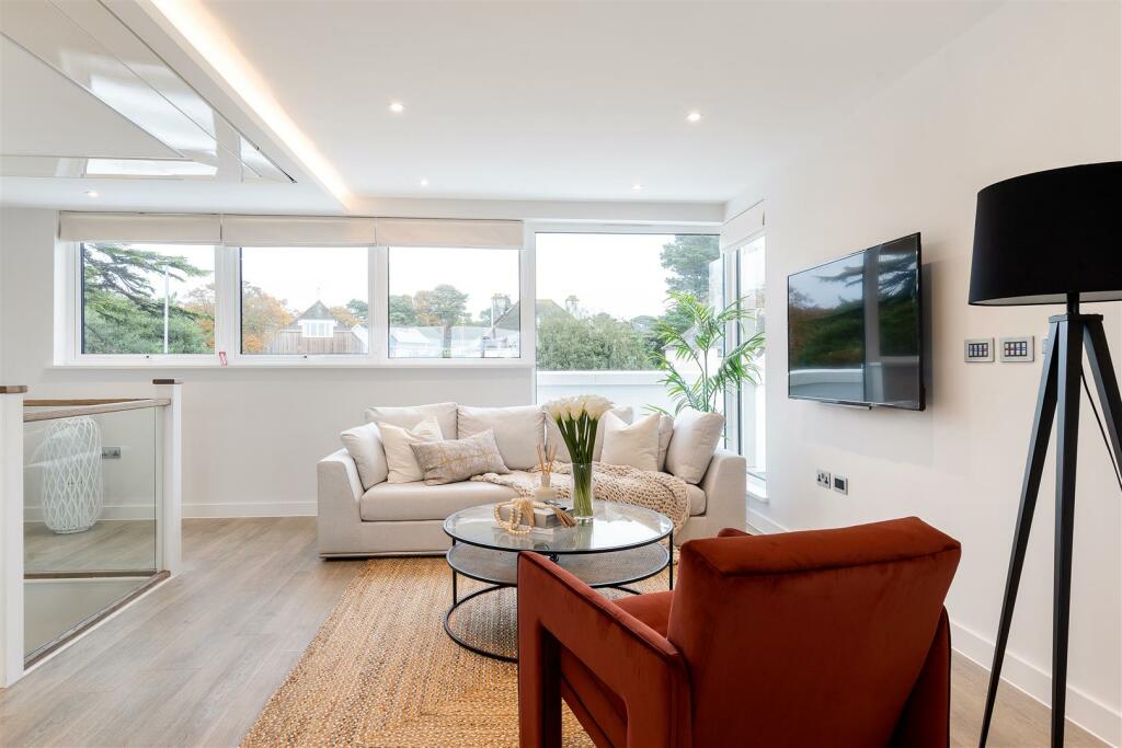 Additional image 4 of Sandbanks Road, Lilliput