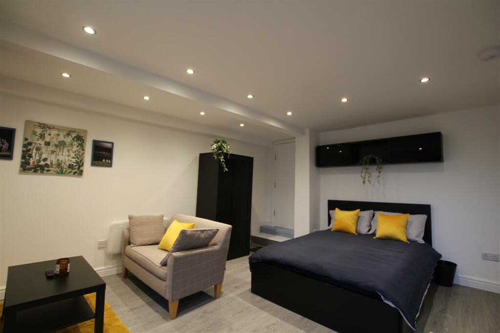 Additional image 12 of Larchmont, Clayton, Bradford