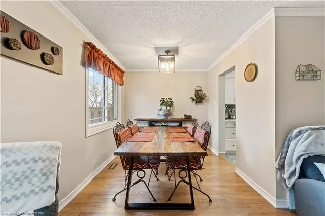 Additional image 11 of 201 Queen Victoria Dr Unit 137