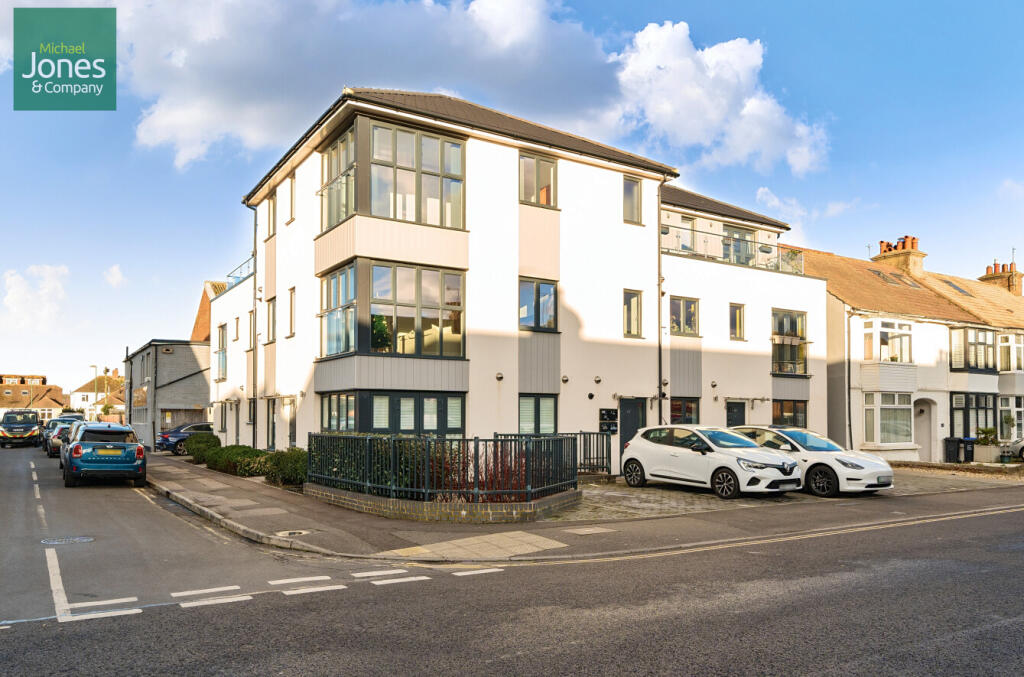 Penhill Road, Lancing, West Sussex, BN15