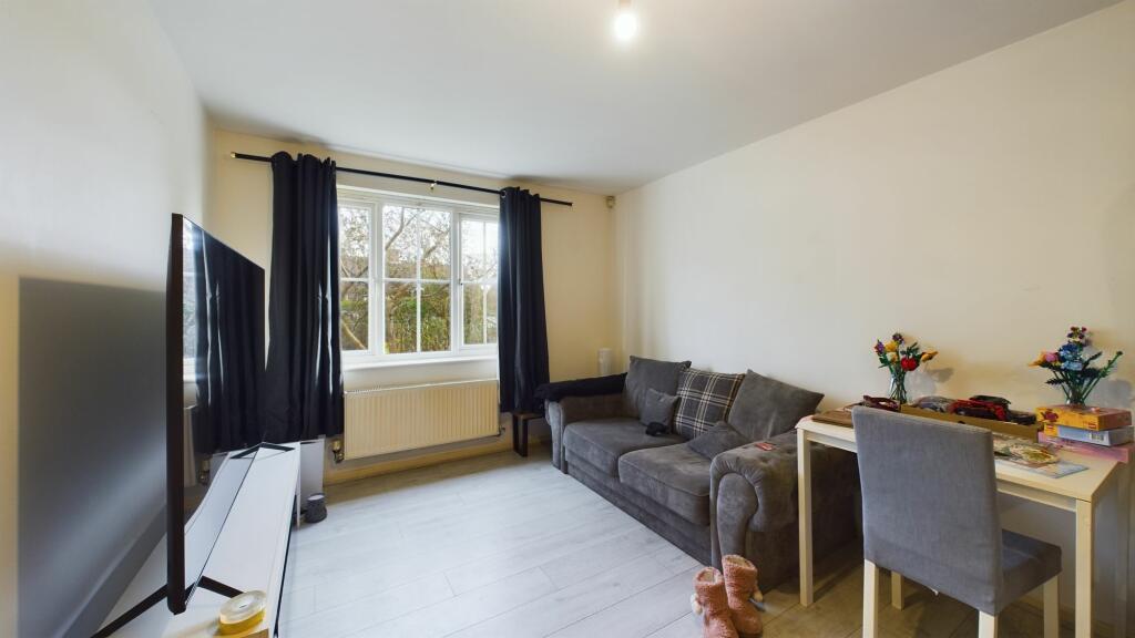 Additional image 2 of Chartwell Drive, Bradford, BD6