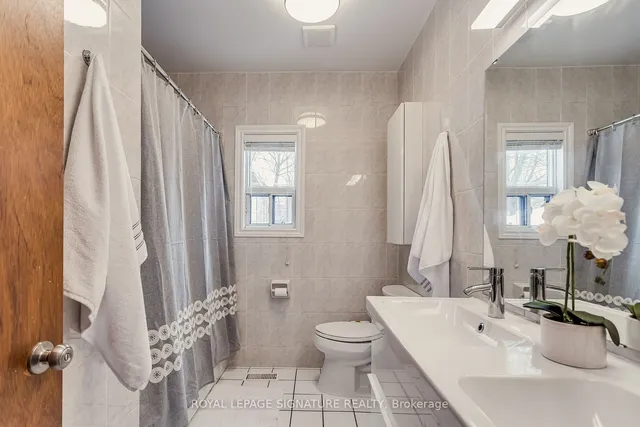 Additional image 18 of 72 De Quincy Blvd