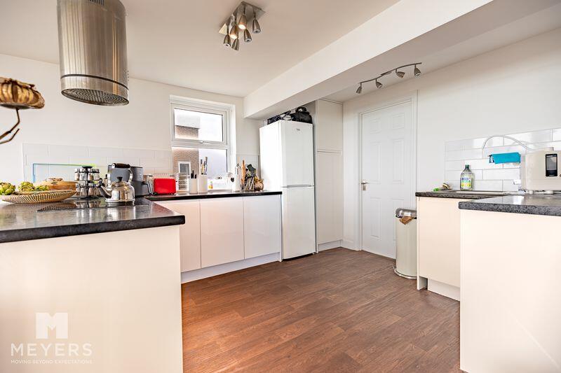 Additional image 4 of Carlinford, 26 Boscombe Cliff Road, Bournemouth, BH5