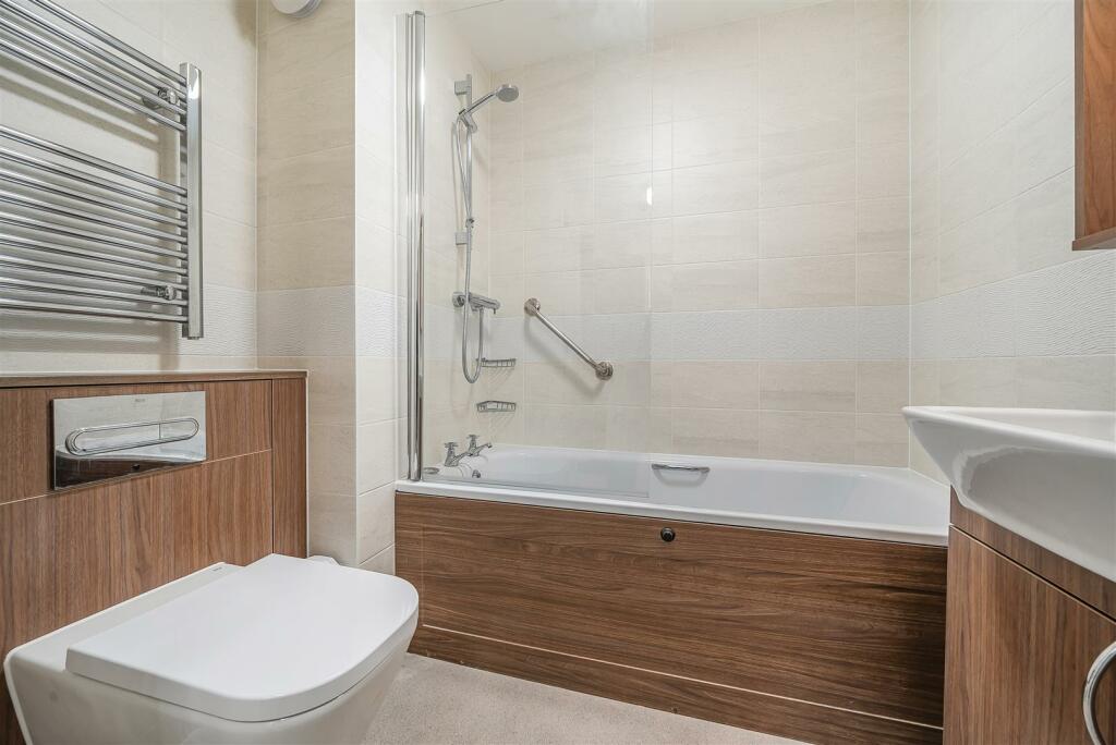 Additional image 4 of Hale Lodge, Littlehampton