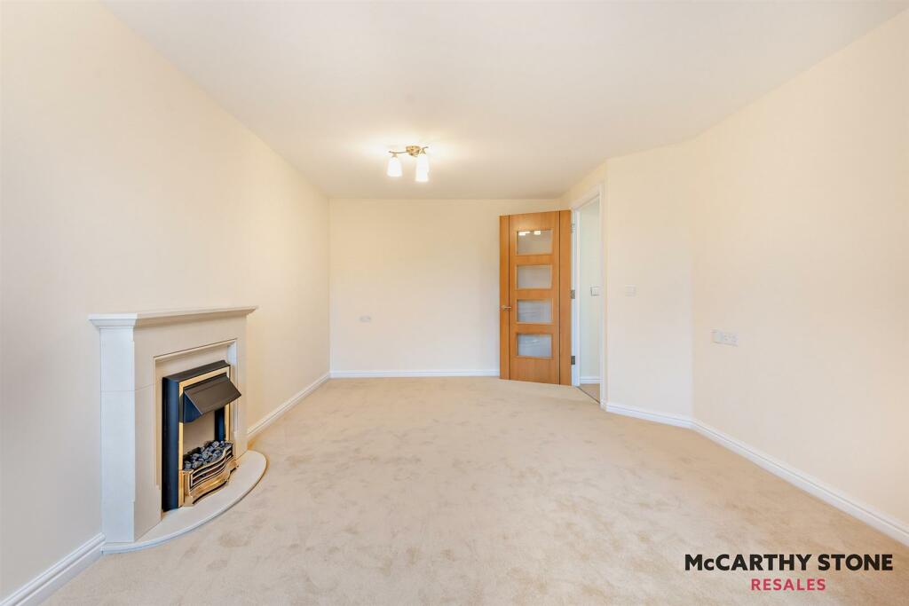 Additional image 3 of Cherrett Court, Ringwood Road, Ferndown, BH22 9FEn