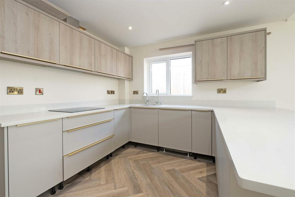 Additional image 8 of Woodlinken Drive, Verwood