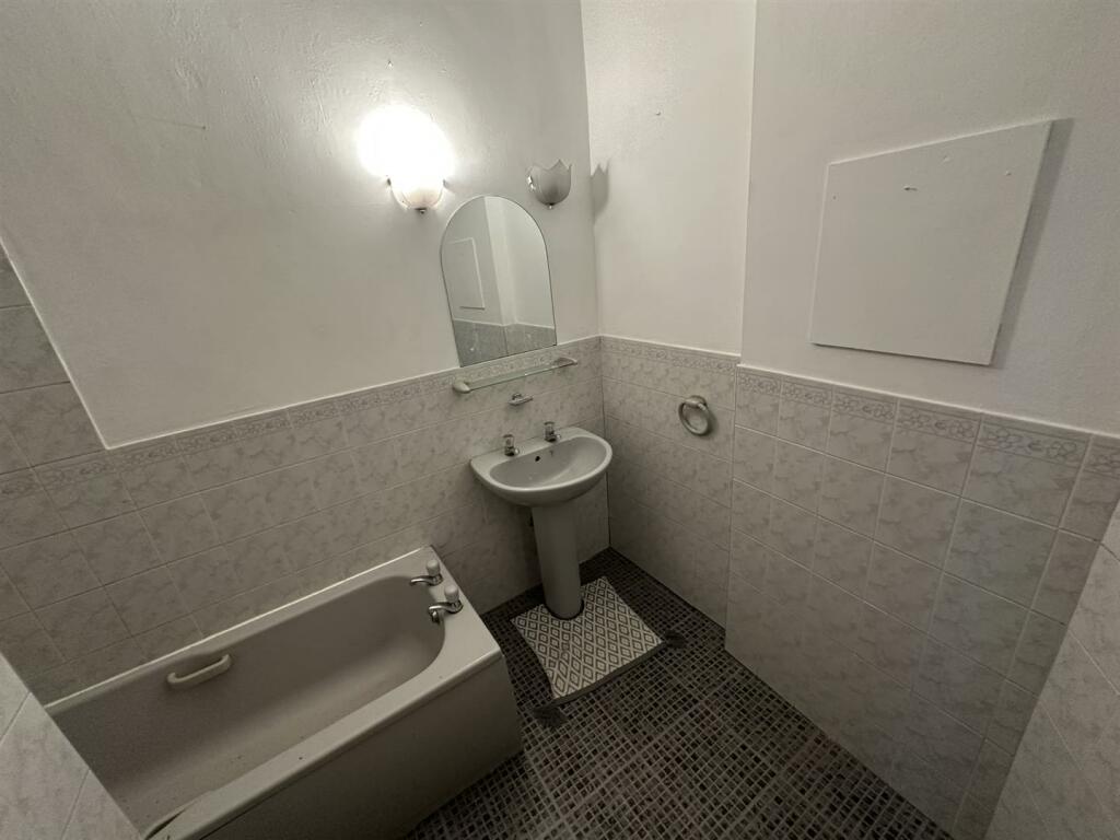 Additional image 12 of Victoria Road, Haworth