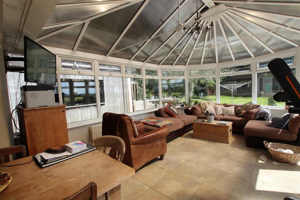Additional image 29 of Stapehill Road, Wimborne