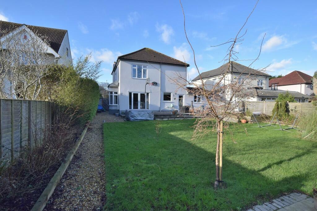 Additional image 14 of Barton Court Avenue, Barton On Sea, New Milton, Hampshire. BH25 7EP