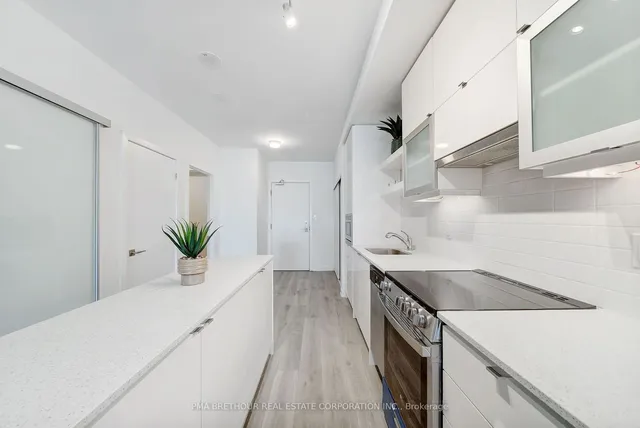 Additional image 8 of 2433 Dufferin St Unit 811